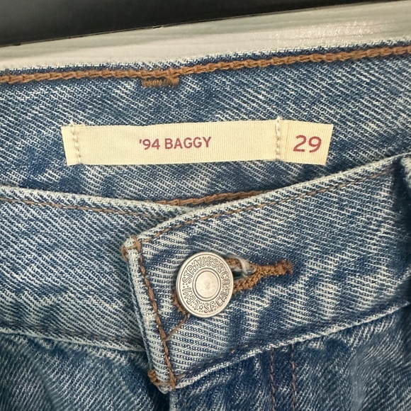 Levi’s Women’s’94 Baggy Jeans W/Distruction  29x31 - Picture 3 of 11